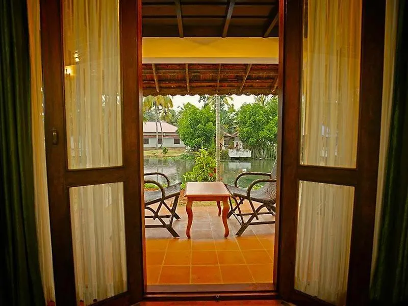 Coirvillage Lake Resort Alappuzha 0*,